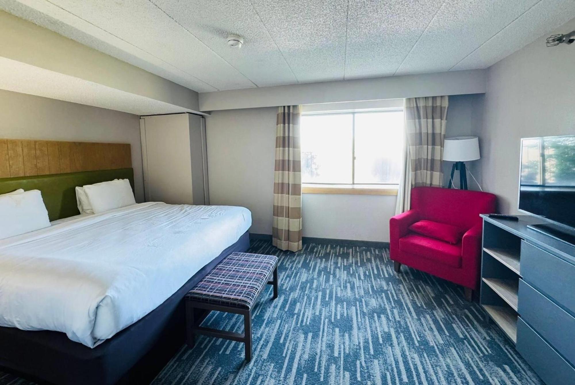 Wingate By Wyndham Lincoln Airport East Hotel Bagian luar foto